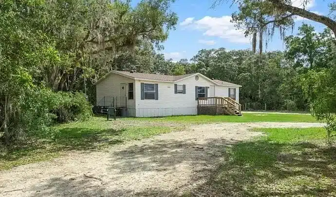 Peaceful Country Home with Privacy and Potential in Dunnellon, Florida
