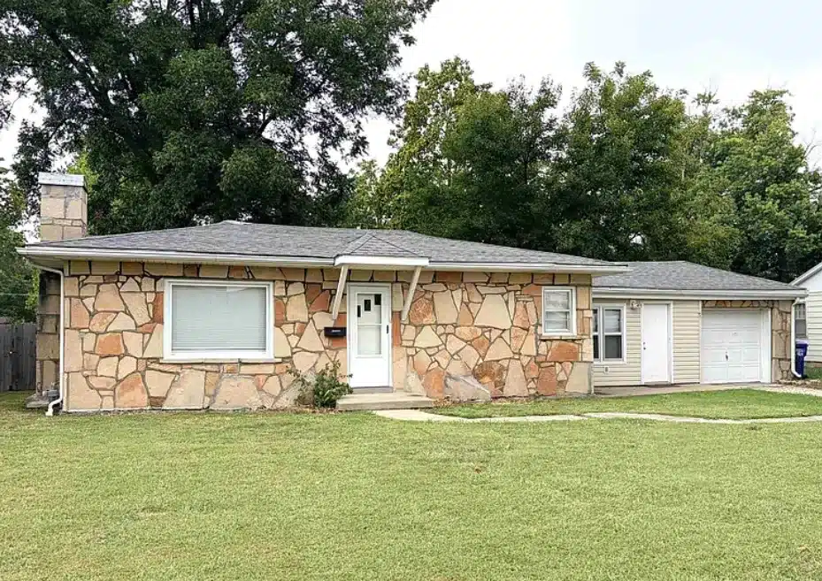 Charming 1950 Missouri Home With a Huge Private Backyard Listed for Just $165,000